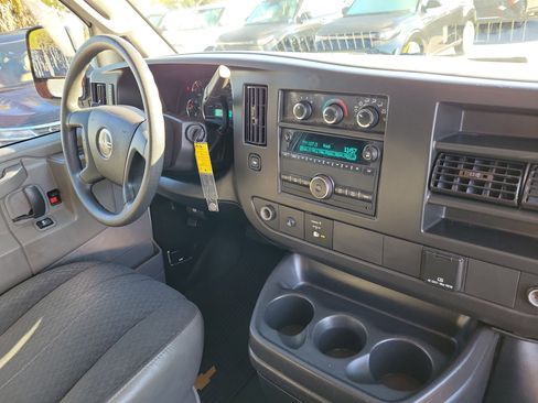 Used 2020 GMC Savana 2500 w/ Driver Convenience Package image 8