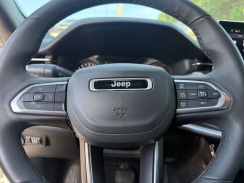 Used 2025 Jeep Compass Limited AWD/4WD image 28