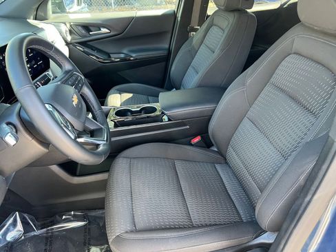 Used 2025 Chevrolet Equinox LT image 30