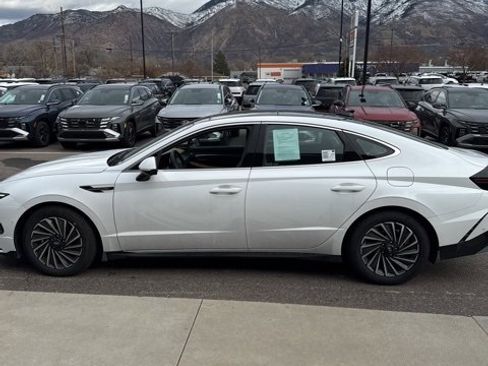 Used 2025 Hyundai Sonata Limited image 8