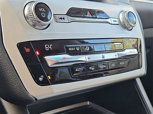 Used 2021 Ford Explorer XLT w/ Equipment Group 202A image 11