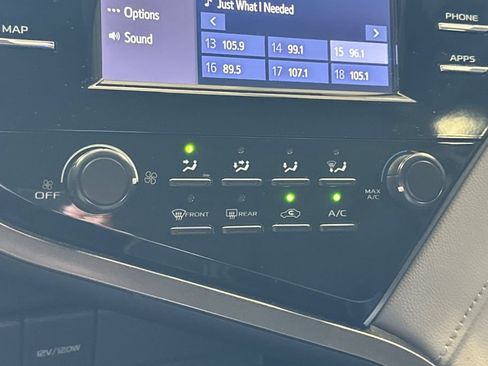 Used 2019 Toyota Camry LE FWD image 20