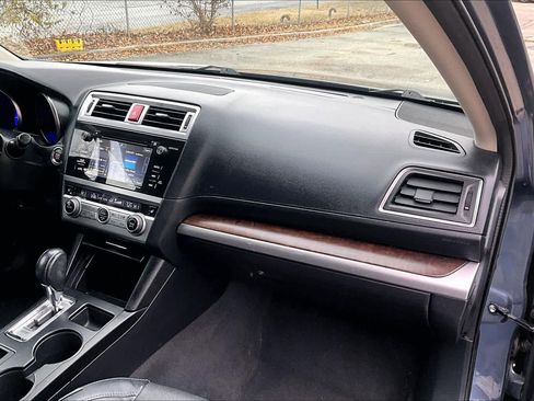 Used 2016 Subaru Outback 3.6R Limited image 18
