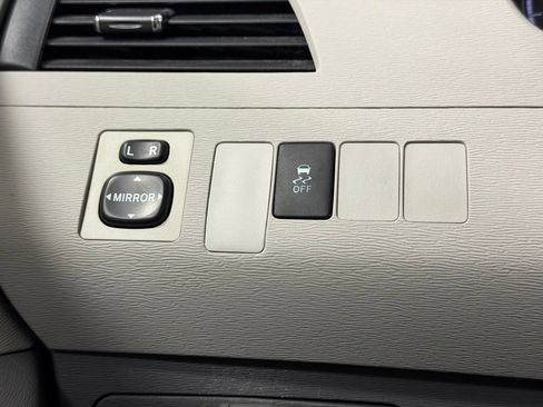 Used 2011 Toyota Sienna LE image 15