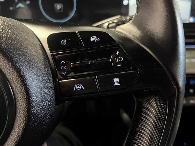 Used 2025 Hyundai Elantra Limited FWD image 28