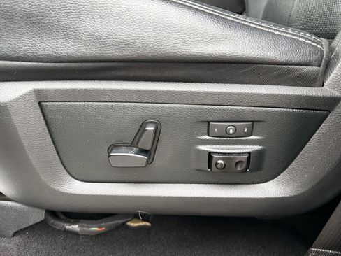 Used 2018 RAM 2500 Laramie image 19