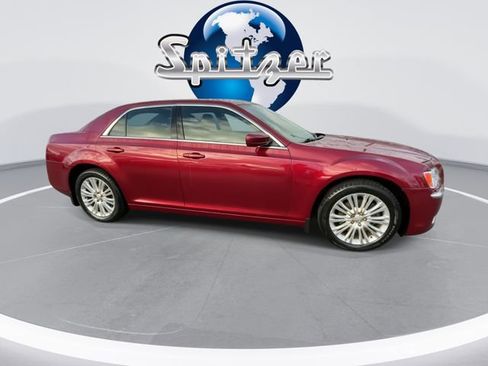 Used 2014 Chrysler 300 AWD w/ Driver Convenience Group image 10