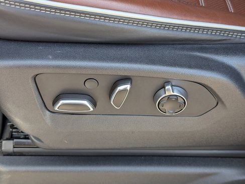 Used 2023 GMC Yukon XL Denali Ultimate image 24