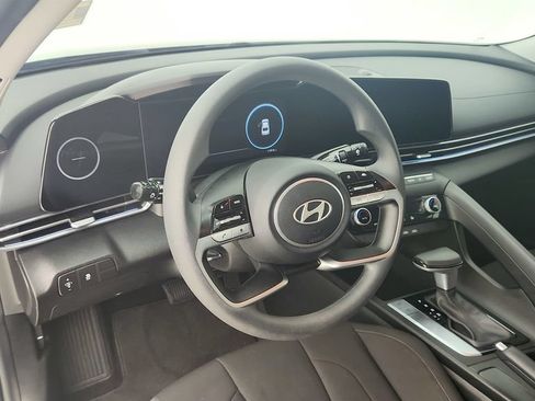 Used 2024 Hyundai Elantra SEL FWD image 13