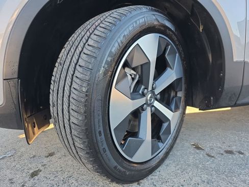 Certified 2023 Volvo XC40 B5 Plus w/ Driver Assist Package image 46