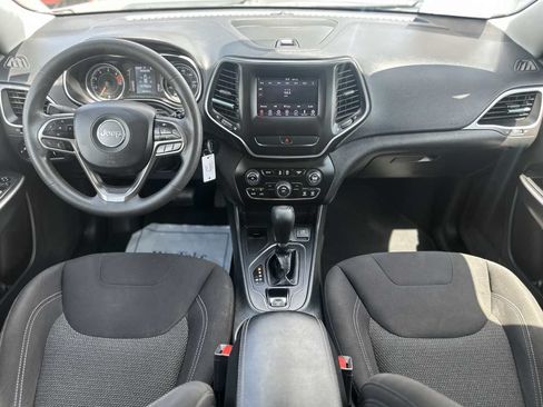 Used 2020 Jeep Cherokee Latitude FWD image 19