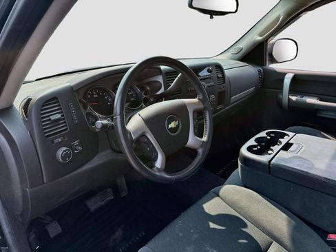 Used 2009 Chevrolet Silverado 1500 LT AWD/4WD image 10