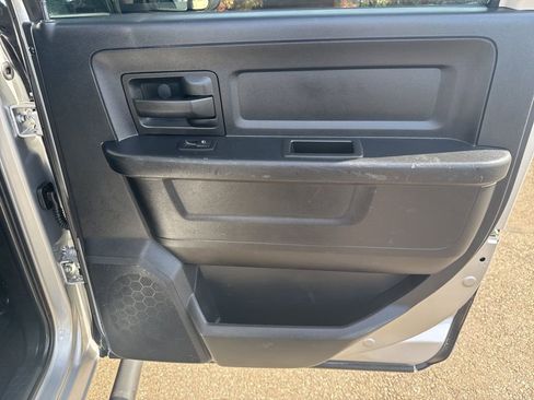 Used 2015 RAM 2500 Tradesman w/ Chrome Appearance Group image 28