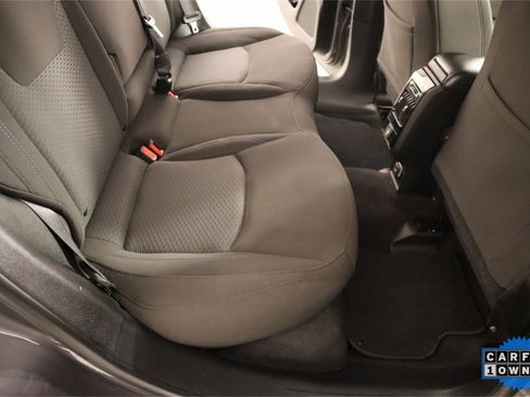 Used 2024 Jeep Compass Sport image 13