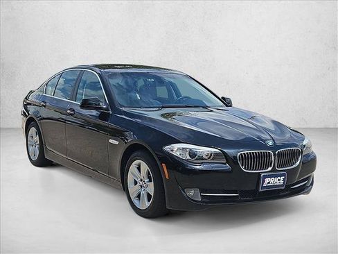Used 2011 BMW 528i Sedan RWD image 3