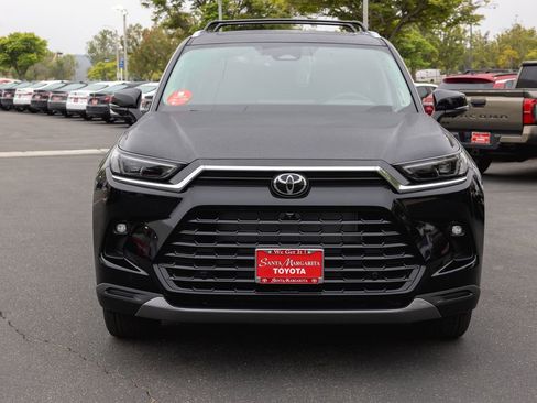 New 2026 Toyota Grand Highlander AWD Hybrid image 2