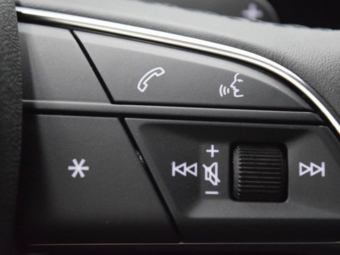 New 2025 Audi Q3 2.0T Premium image 14