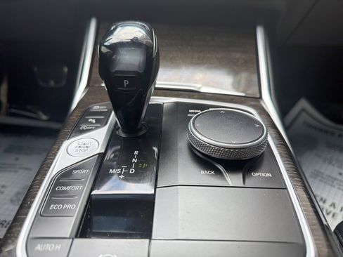 Used 2021 BMW 330i Sedan w/ M Sport Package RWD image 23