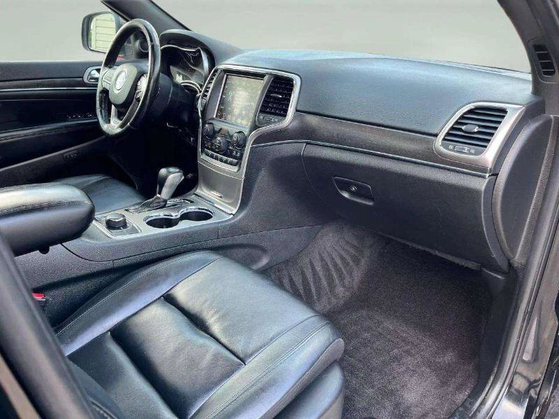 Used 2018 Jeep Grand Cherokee Limited AWD/4WD image 17