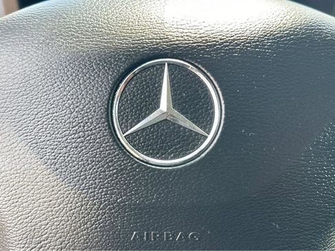 Used 2015 Mercedes-Benz Sprinter 2500 image 20