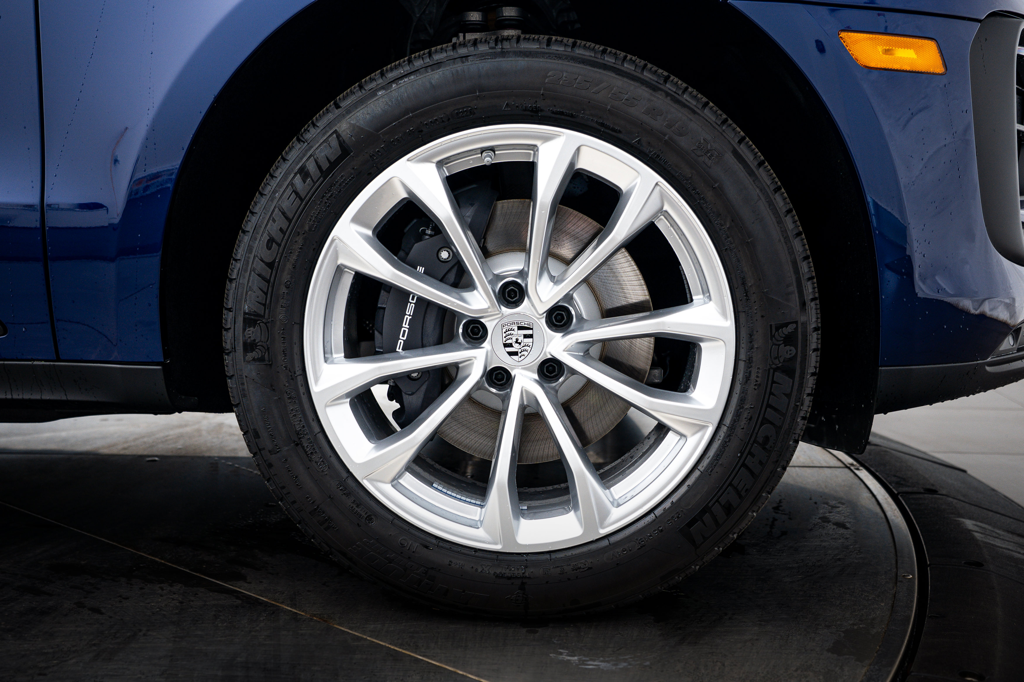 Certified 2026 Porsche Macan AWD/4WD image 11