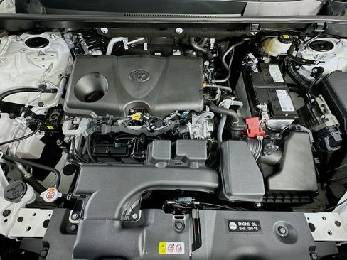 Used 2022 Toyota RAV4 XLE FWD image 28