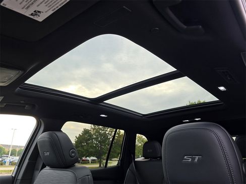 New 2026 Buick Enclave Sport Touring w/ Power Package image 22