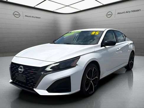 Certified 2025 Nissan Altima 2.5 SR FWD image 7