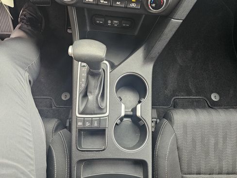 Used 2019 Kia Sportage LX image 24