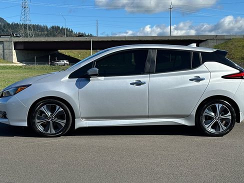 Used 2022 Nissan Leaf SV image 6
