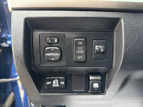 Used 2014 Toyota Tundra SR5 image 12