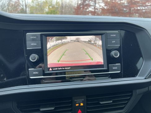 Certified 2022 Volkswagen Jetta SE image 22