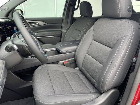 New 2025 Chevrolet Traverse LT w/ Enhanced Driving Package image 14