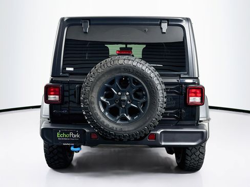 Used 2023 Jeep Wrangler Unlimited w/ Cold Weather Group AWD/4WD image 7