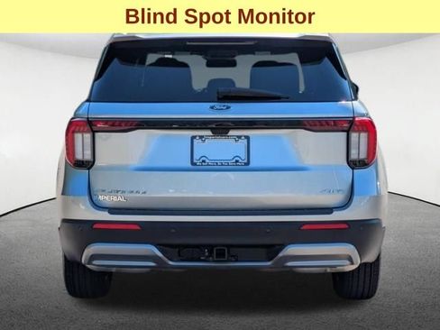 Used 2025 Ford Explorer Platinum AWD/4WD image 6