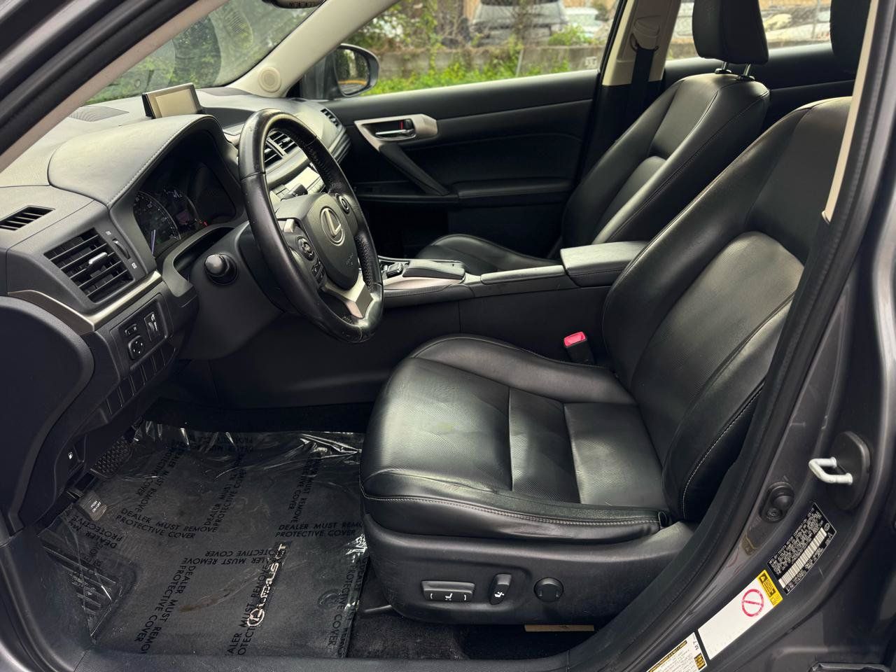 Used 2015 Lexus CT 200h w/ Navigation Package FWD image 12
