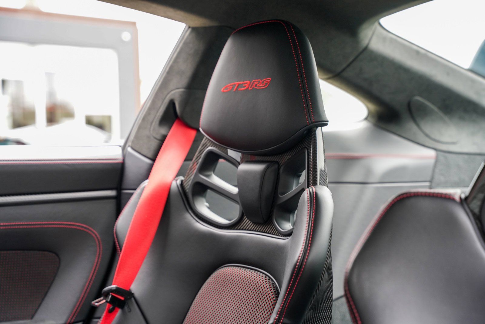 Used 2024 Porsche 911 GT3 RS RWD image 32