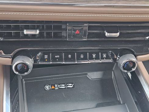 New 2026 Chevrolet Suburban High Country AWD/4WD image 14