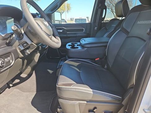 Used 2026 RAM 2500 Laramie AWD/4WD image 19