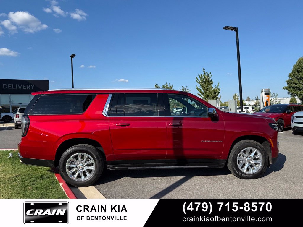Used 2025 Chevrolet Suburban Premier AWD/4WD image 8