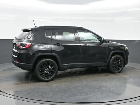 New 2026 Jeep Compass Latitude AWD/4WD image 8