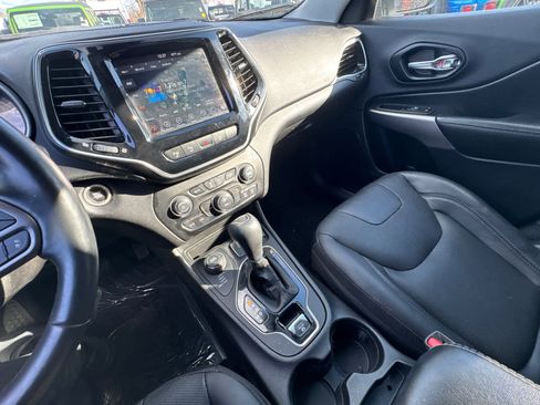 Used 2021 Jeep Cherokee Limited image 26