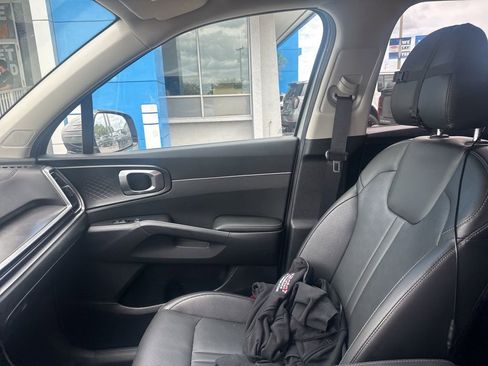 Used 2024 Kia Sorento S FWD image 17