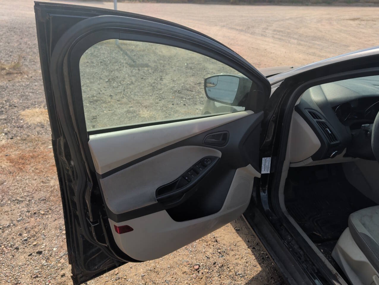 Used 2012 Ford Focus SE w/ SE Winter Pkg FWD image 20