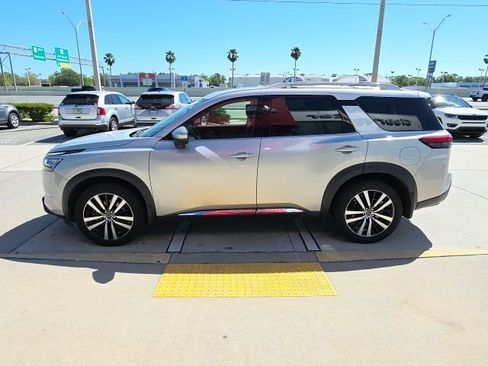 Used 2023 Nissan Pathfinder Platinum w/ Black Appearance Package image 7