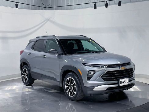 Used 2024 Chevrolet TrailBlazer LT w/ Driver Confidence Package FWD image 38