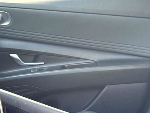 Used 2022 Hyundai Elantra SEL w/ Convenience Package image 19