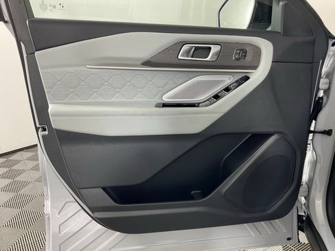 New 2026 Ford Explorer Platinum w/ LUX Leather Package AWD/4WD image 12