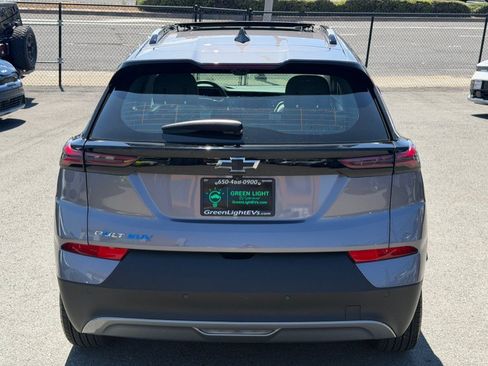 Used 2023 Chevrolet Bolt EUV Premier w/ Sun & Sound Package FWD image 6