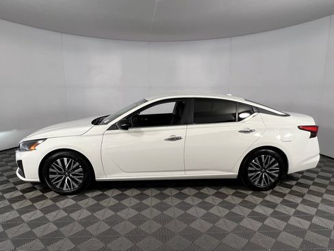 Used 2025 Nissan Altima 2.5 SV image 10